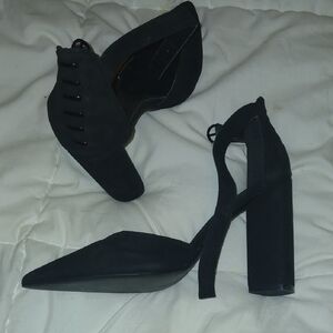 Charlotte Russe Women's Black Suede Block Heel Pointed Toe Pumps. Adorable! 11